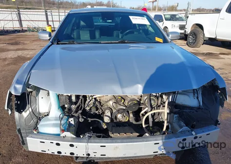 2021 Chrysler 300 300S z USA, uszkodzony, nr VIN 2C3CCABG0MH660663